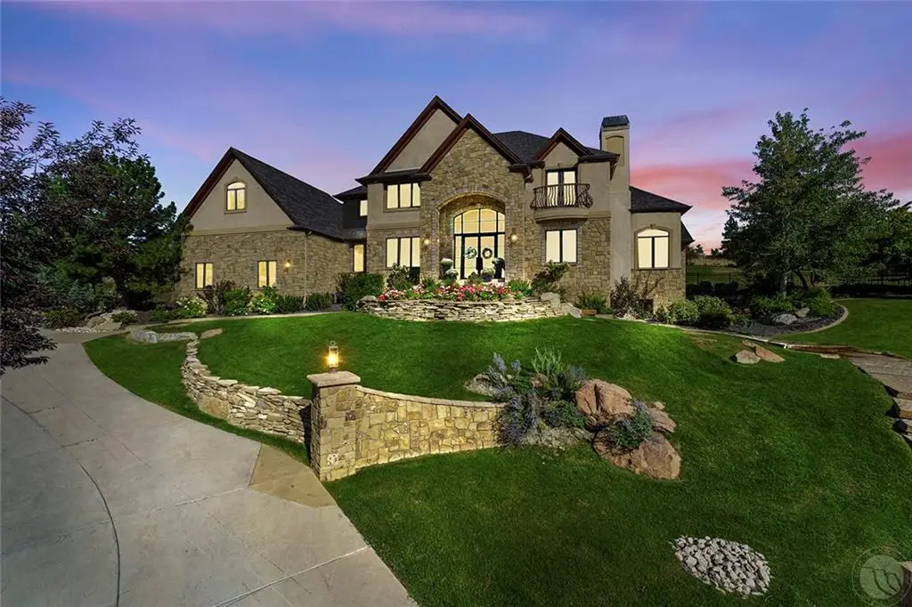 5875 Whisperingwoods Drive